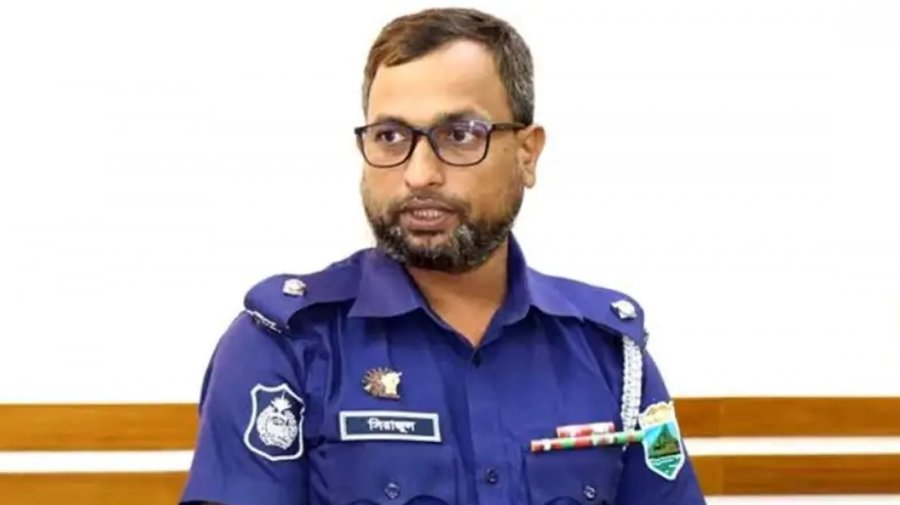 বাসে ডাকাতি ও নারী যাত্রীদের যৌন হয়রানির অভিযোগ না নেওয়ায় ওসি প্রত্যাহার